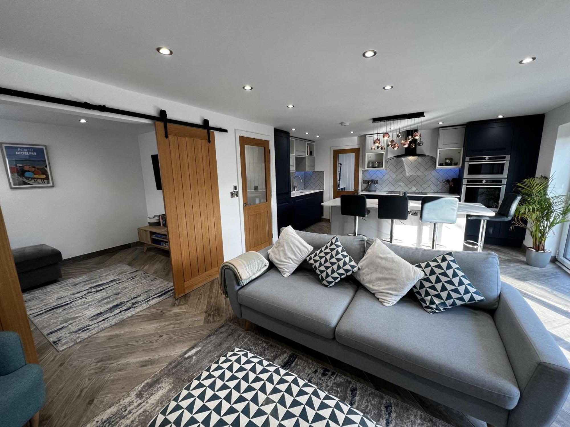 Stylish Modern Home With Parking Enclosed Garden Холихед Экстерьер фото